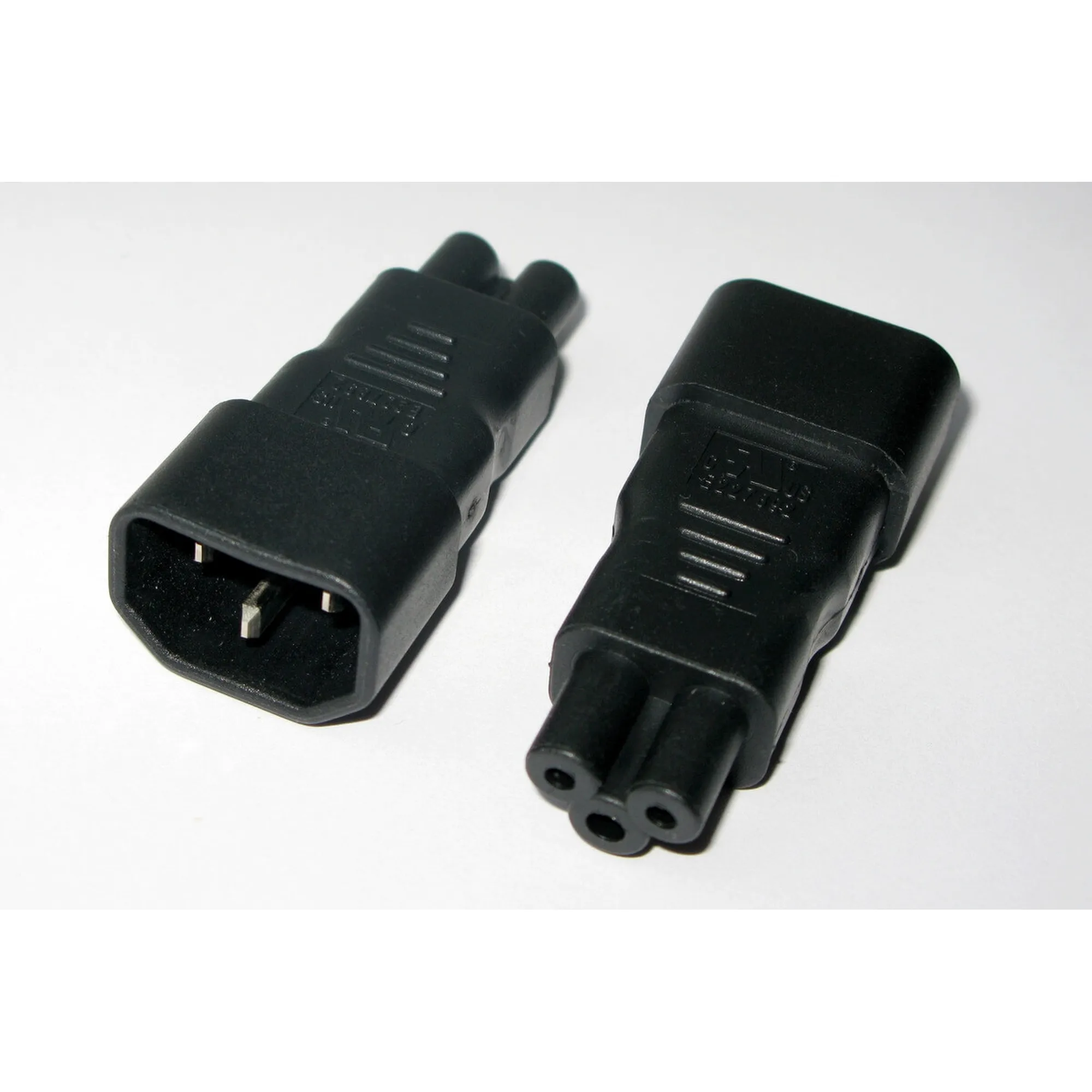 Vorderes Coverbild Cioks Main Link Adapter