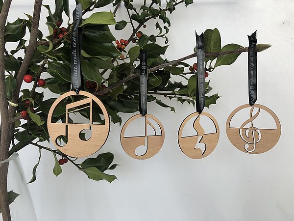 Vorderes Coverbild Wooden Music Pendant