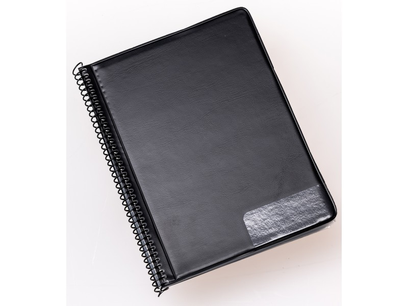 Vorderes Coverbild Marschmappe hoch 20 Taschen schwarz