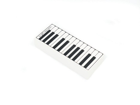 Vorderes Coverbild Radiergummi Tastatur weiß 6 x 2.5 cm